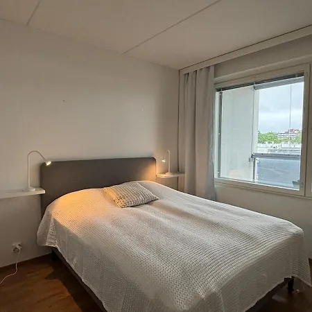 1 Bedroom Flat In With Balcony Apartman