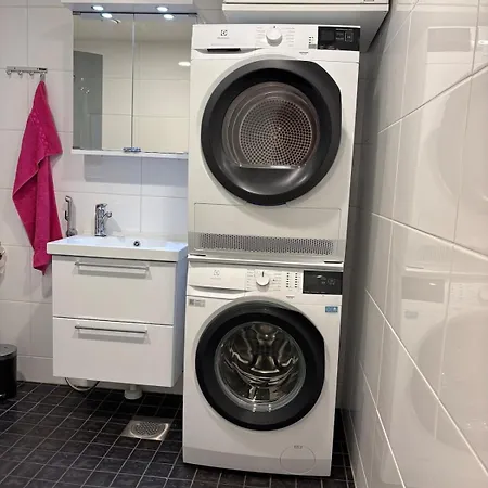 1 Bedroom Flat In With Balcony *
